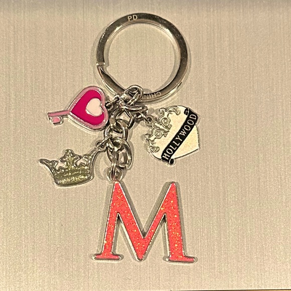 NEW in package Initial M Princess Crown Hollywood Heart Metal Key Chain - Picture 1 of 1